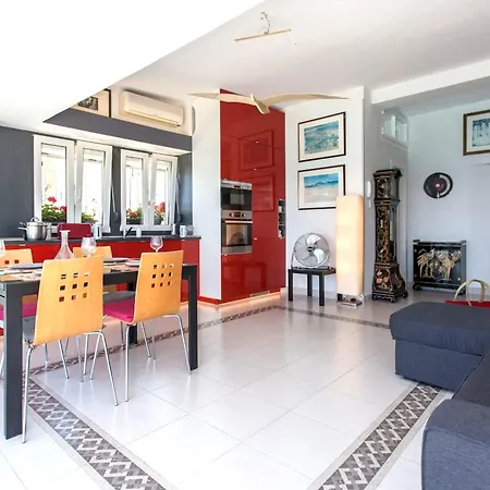 One Bedroom With Terrace And Wifi At 公寓