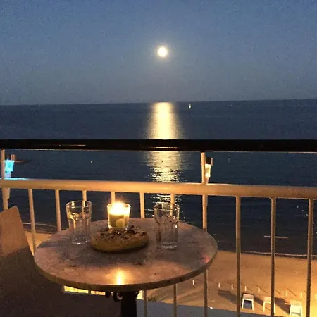 One Bedroom With Terrace And Wifi At 阿利坎特